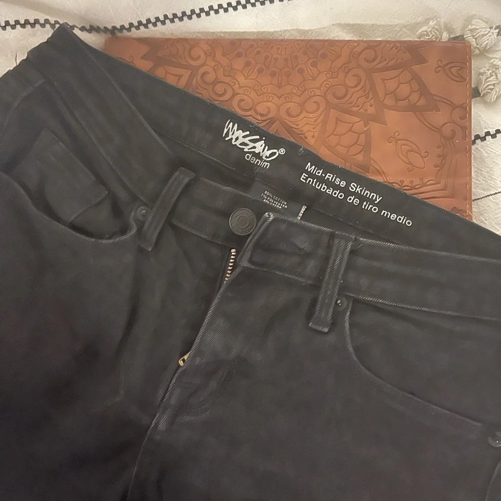 Mossimo Mis Rise Skinny Jeans - Picture 2 of 2